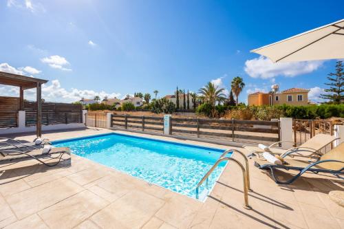Villa Coral Bay 4 in Peyia