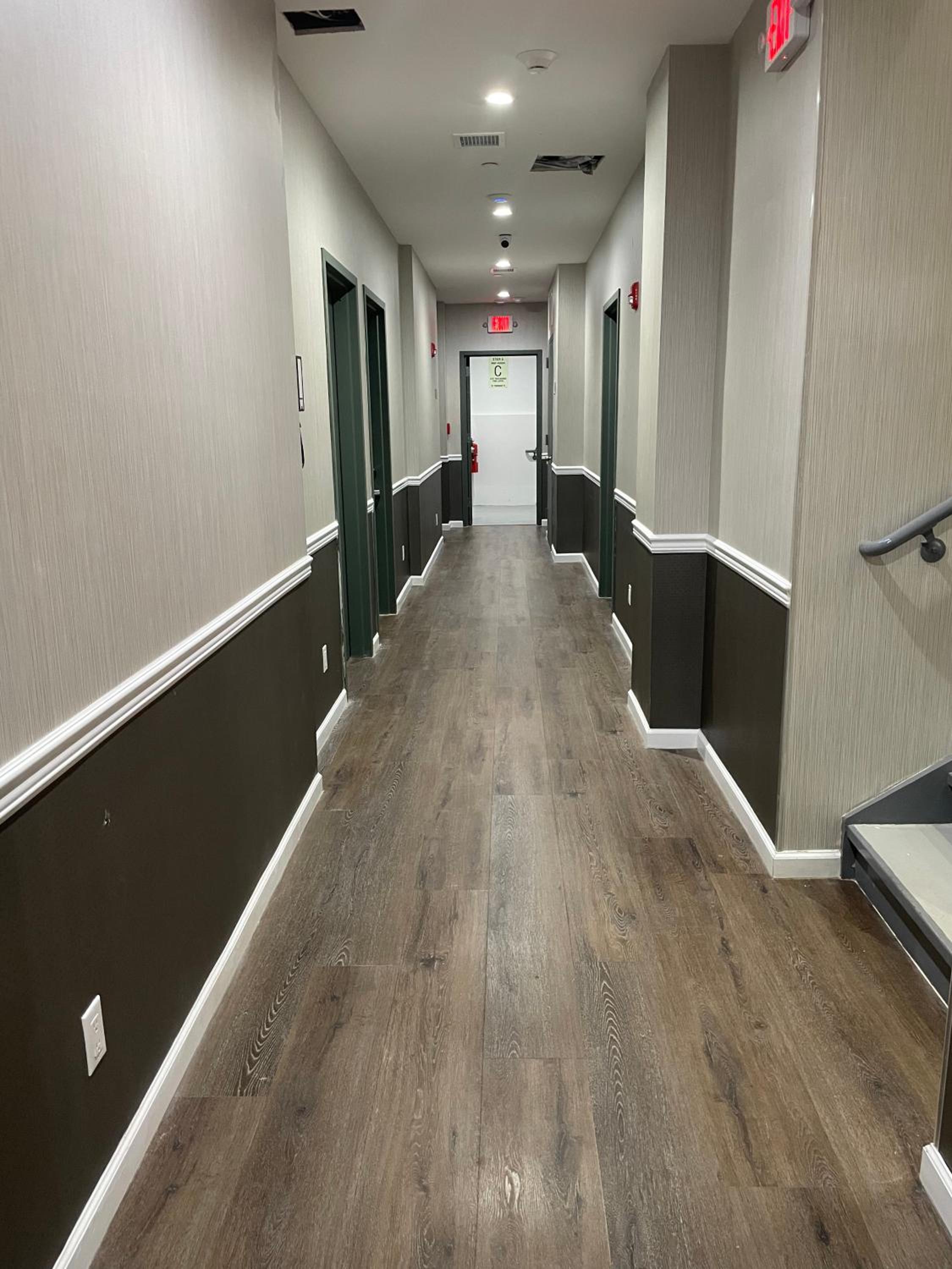 King Hotel Brooklyn Sunset Park - photo 20