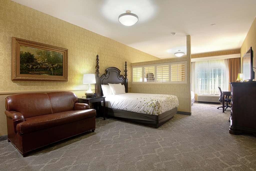 Azure Hotel & Suites Trademark Collection by Wyndham - photo 18