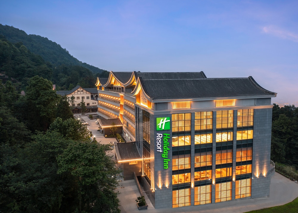 Holiday Inn Resort Mengding Mountain by IHG in Yucheng, People's Republic of China