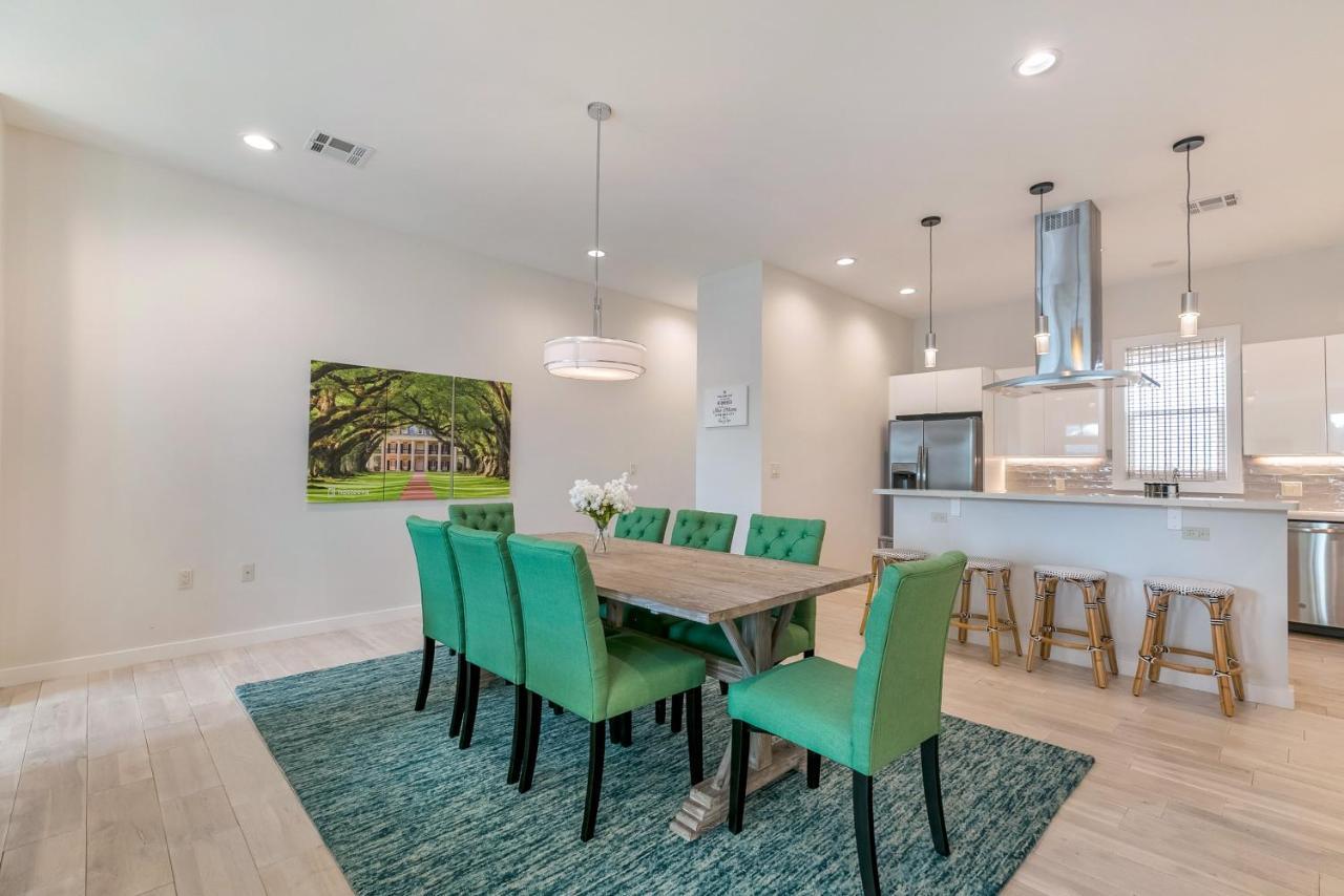 Spacious 4BR Townhouse with Amenities — 4-Star Luxury Hotel in New Orleans, United States
