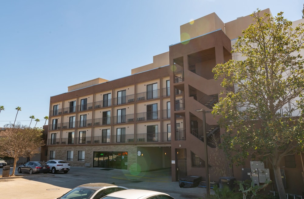 GreenTree Inn & Suites Alhambra - photo 67
