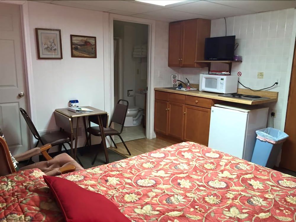 Town N' Country Motel - photo 13