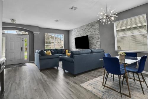 Themed Luxury 6BR Getaway with Resort Amenities - photo 27
