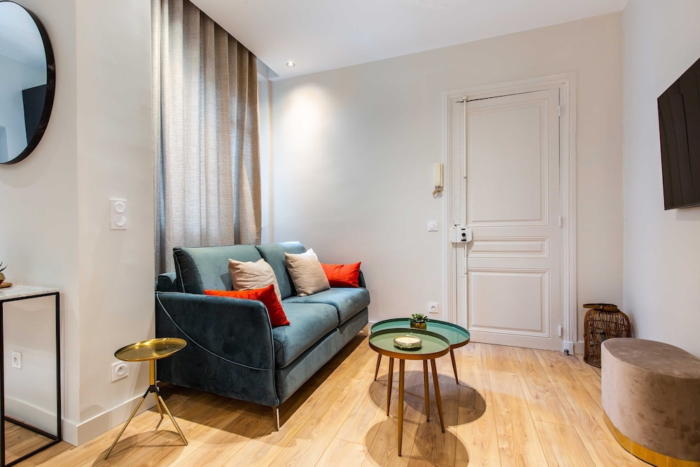 Authentic Apartment 2br 6p Quinze vingts — 4-Star Luxury Hotel in Paris, France
