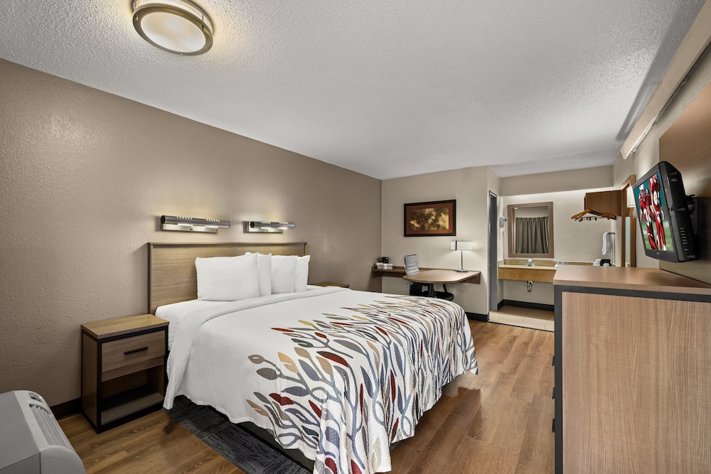 Red Roof Inn Detroit Royal Oak Madison Heights — hotel in Madison Heights