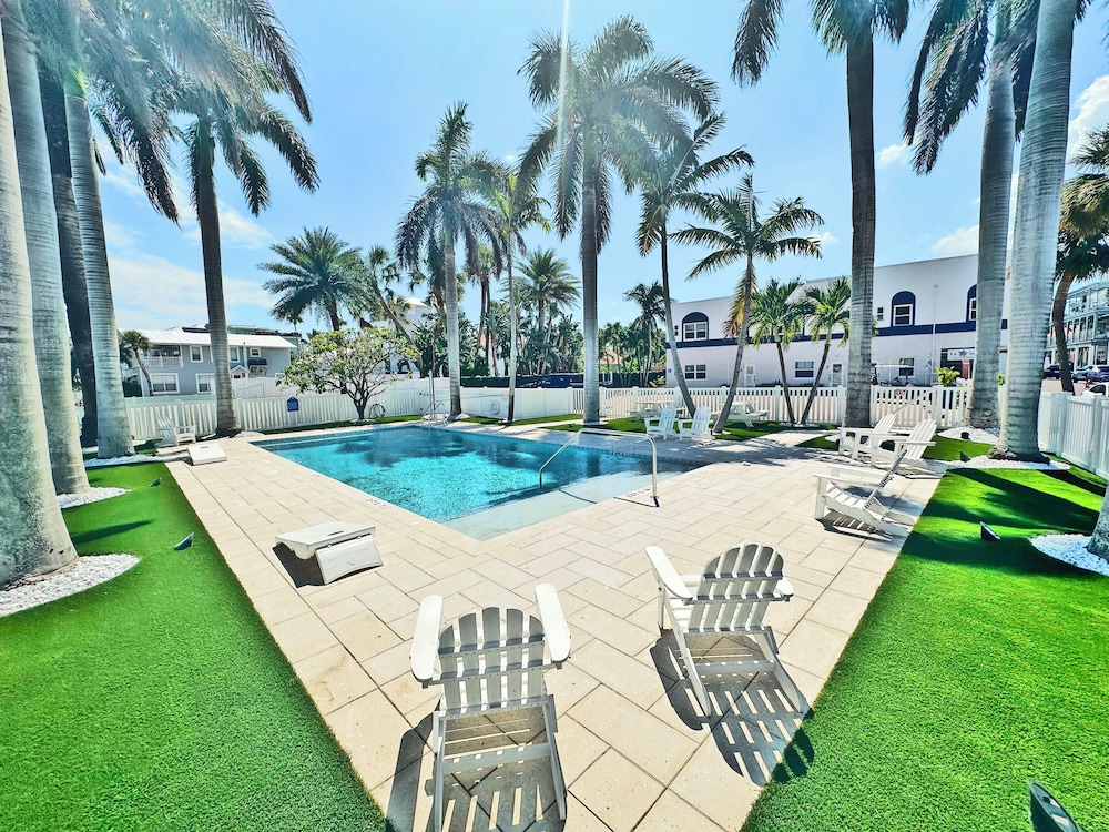 La Tortuga Historic Downtown Pass A Grille in Saint Pete Beach, United States