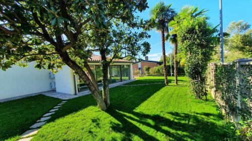 Villa Julia — 4-Star Luxury Hotel in Monfalcone, Italy