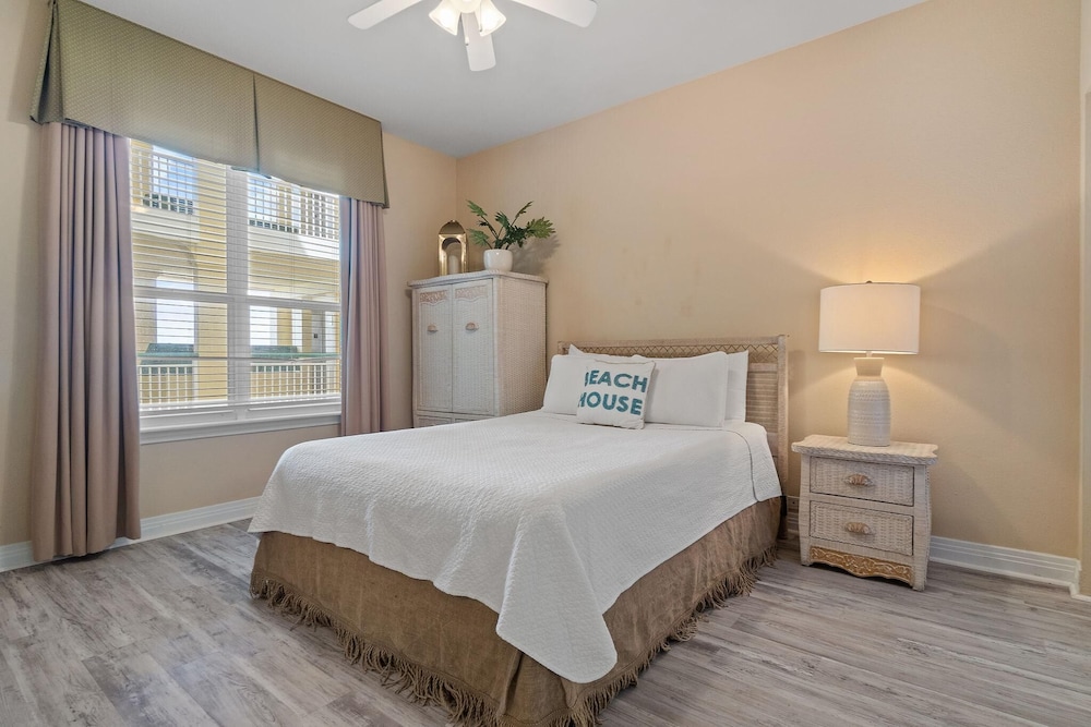 Beach Colony Tower Penthouse 17C - photo 5