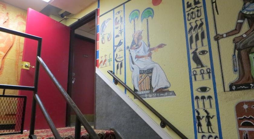 Hollywood Inn & Suites - photo 11