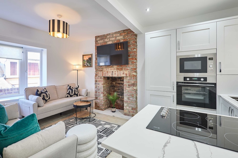 Host Stay Harbour View Cottage