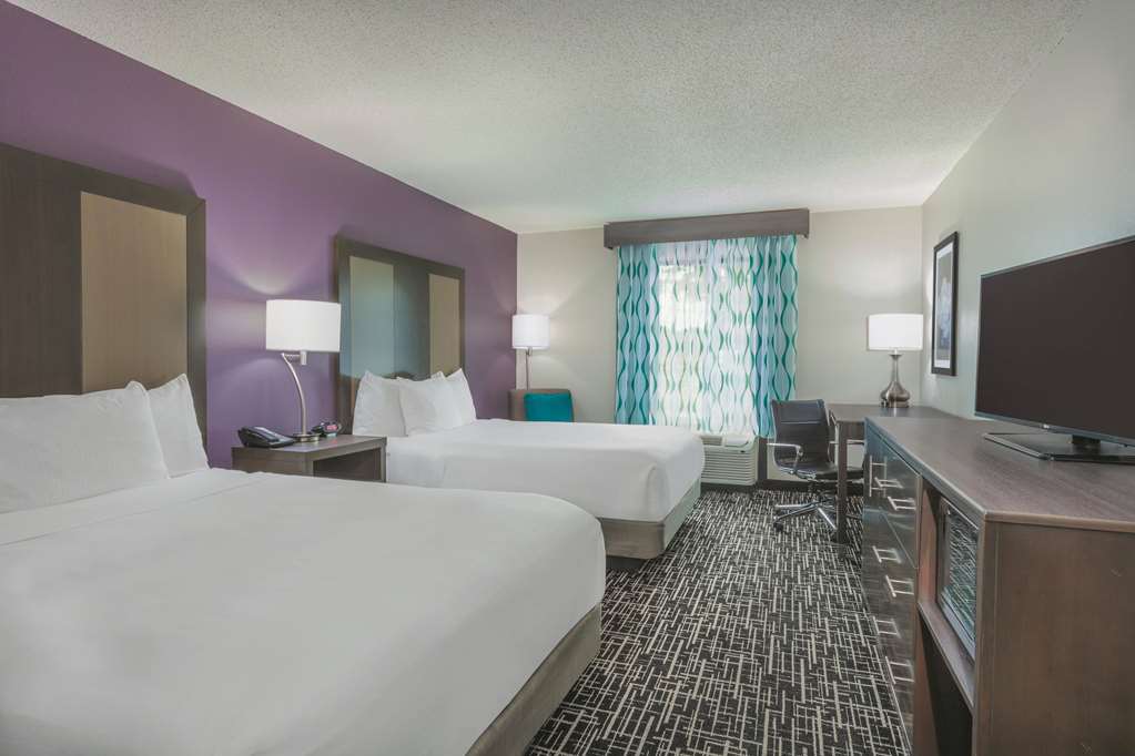 La Quinta Inn & Suites by Wyndham Covington - photo 14
