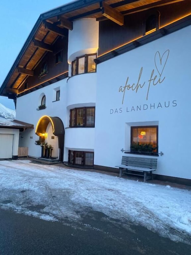Quality Hosts Arlberg AFOCH FEI das Landhaus — 4-Star Luxury Hotel in St Anton Am Arlberg, Austria