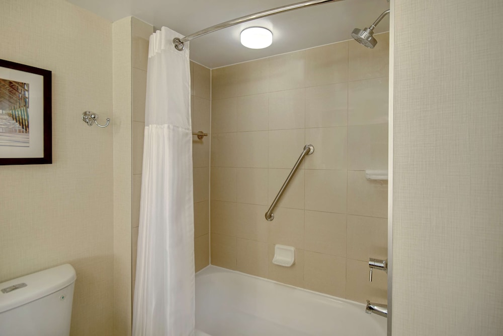 Embassy Suites by Hilton Jacksonville Baymeadows - photo 47