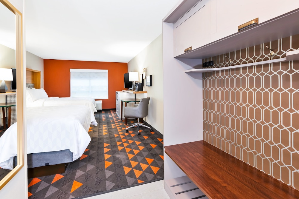 Holiday Inn & Suites Toledo Southwest Perrysburg by IHG - photo 11