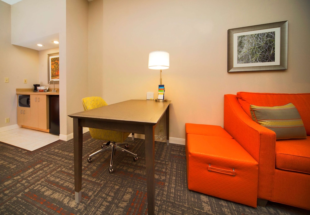 Hampton Inn & Suites Valdosta Conference Center - photo 45