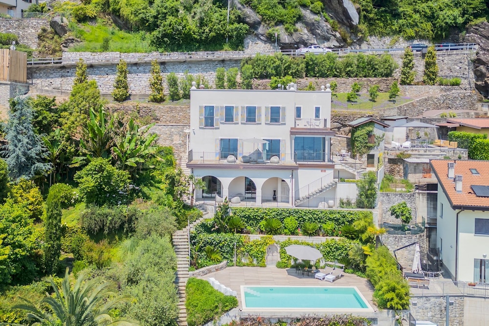Villa Donatella Private SPA e Infinity Pool — 4-Star Luxury Hotel in Gravedona-San Gregorio, Italy