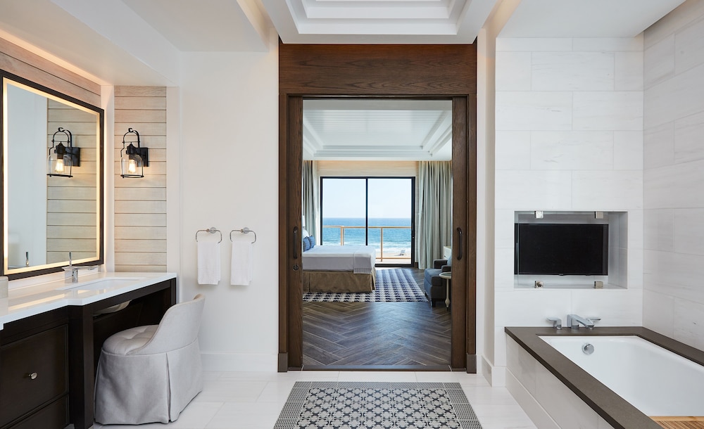 The Waterfront Beach Resort A Hilton Hotel - photo 38