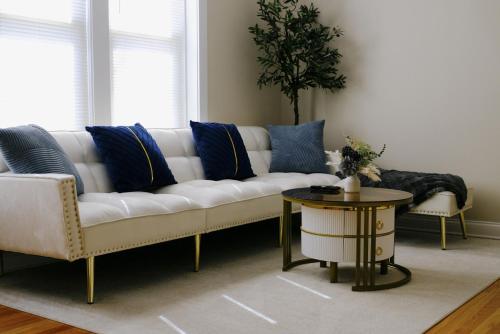 Huge Projector and Designated Workspace Near Wrigley in Chicago, United States