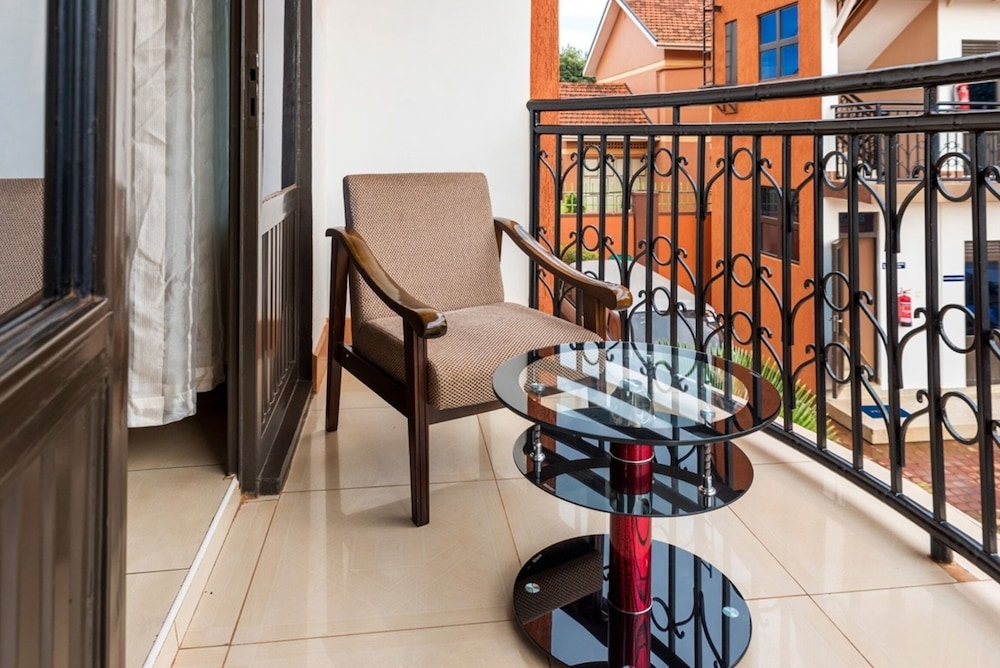 Spacious Apartment in Secure Resort 4 6 People — hotel in Kampala