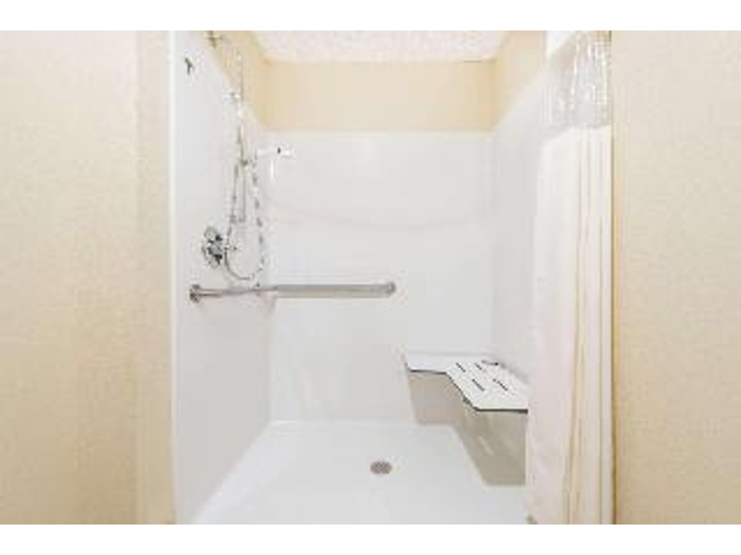 Days Inn by Wyndham Ottumwa - photo 7