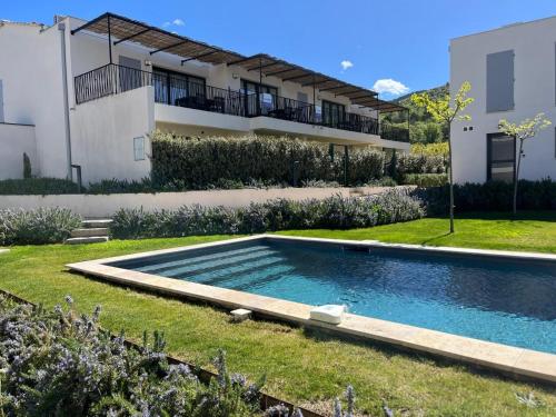 Le Tircis 2 Slaapkamers Met Terras En Zwembad Aan De Mont Ventoux — Malaucene