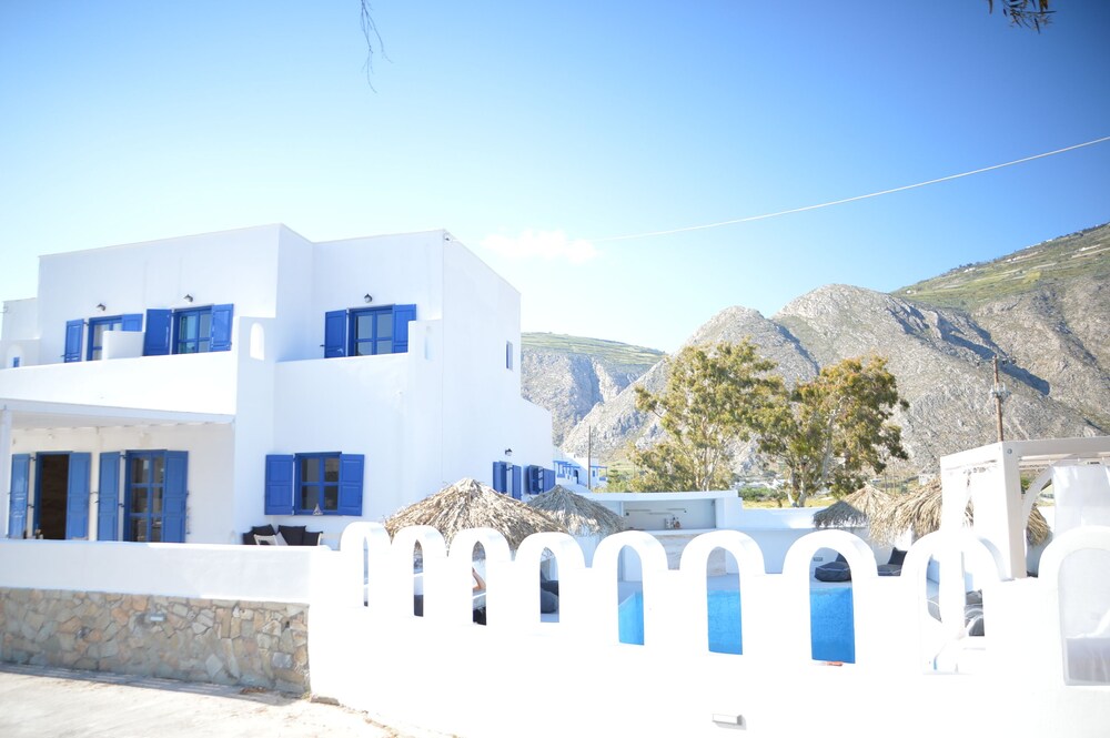 Aegeeis - carbon neutral hotel in Unknown City
