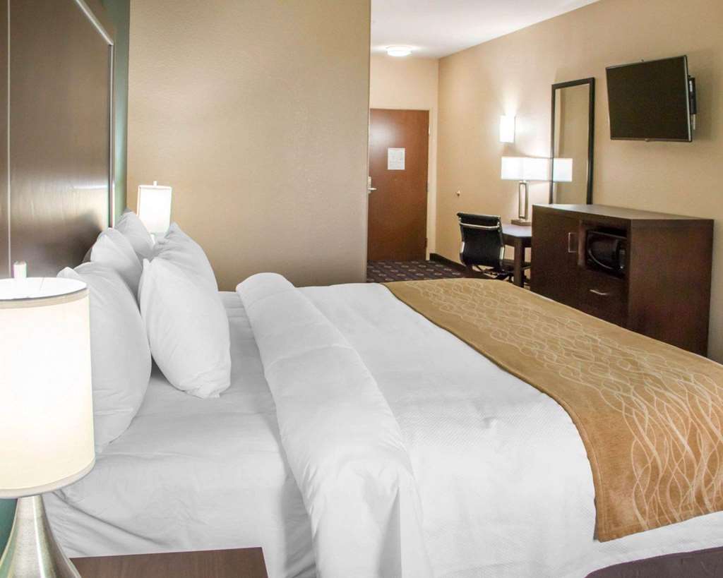 Comfort Inn & Suites San Marcos near Outlet Mall - photo 19