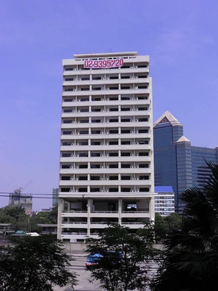 Poonchock Mansion - last minute hotel in Bangkok