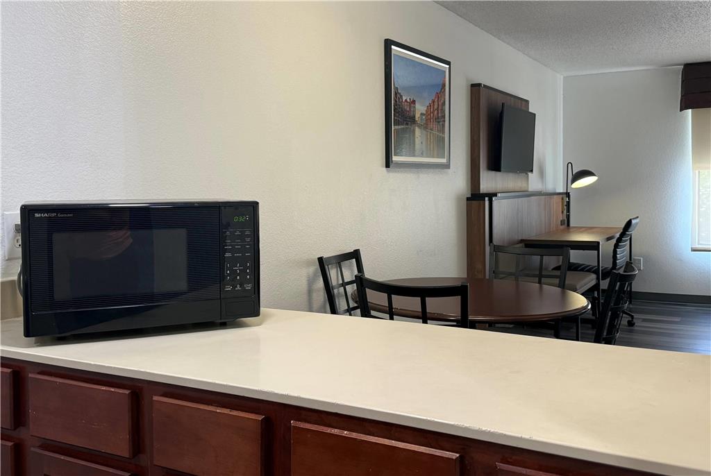 Wingate by Wyndham Indianapolis Airport Rockville Rd. - photo 31