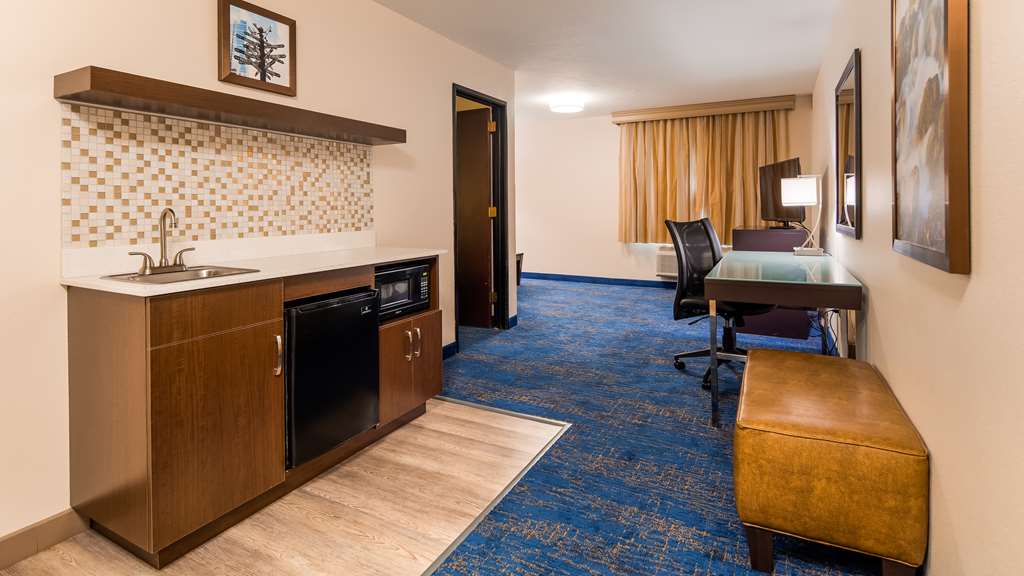 Best Western Plus Portland Airport Hotel & Suites - photo 9