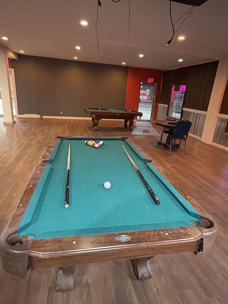 B&J Hotel and Apartment - photo 35