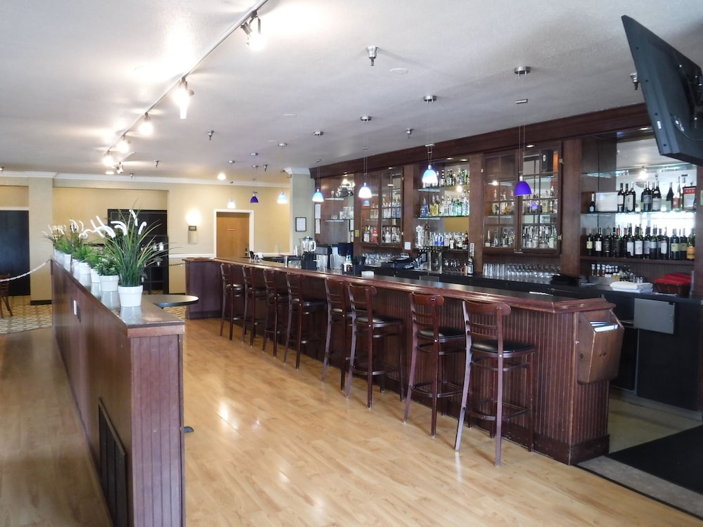Wingate by Wyndham Mount Vernon - photo 27