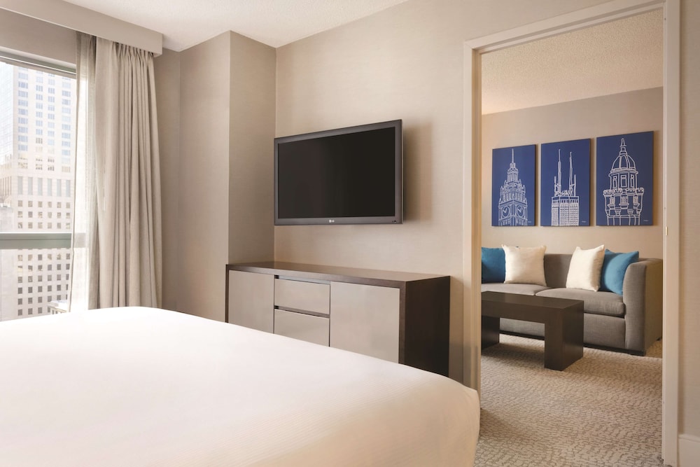 Hilton Chicago Magnificent Mile Suites - photo 12