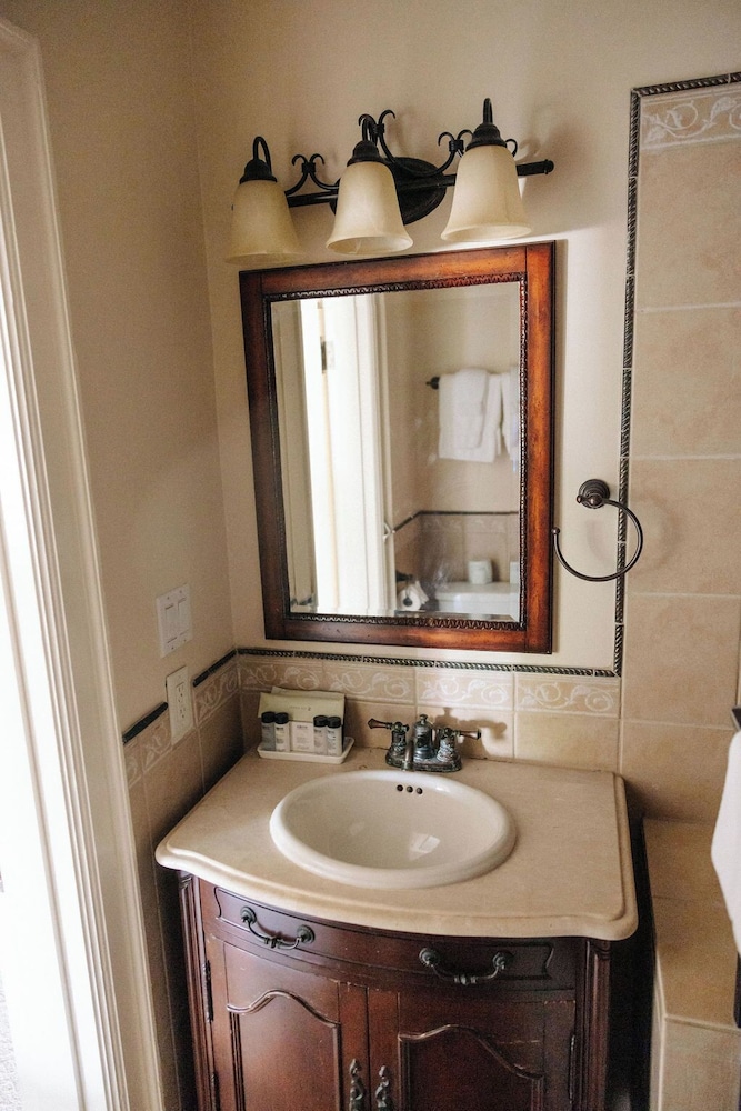 Kenmore Inn - photo 42