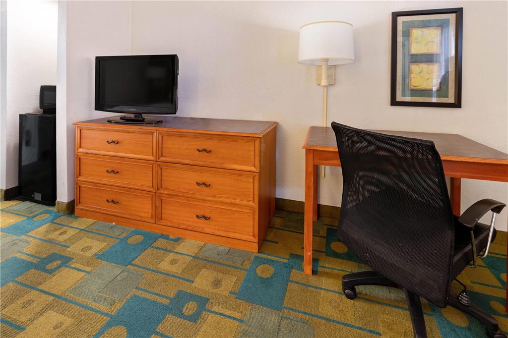 Travelodge by Wyndham Phoenix North - photo 22