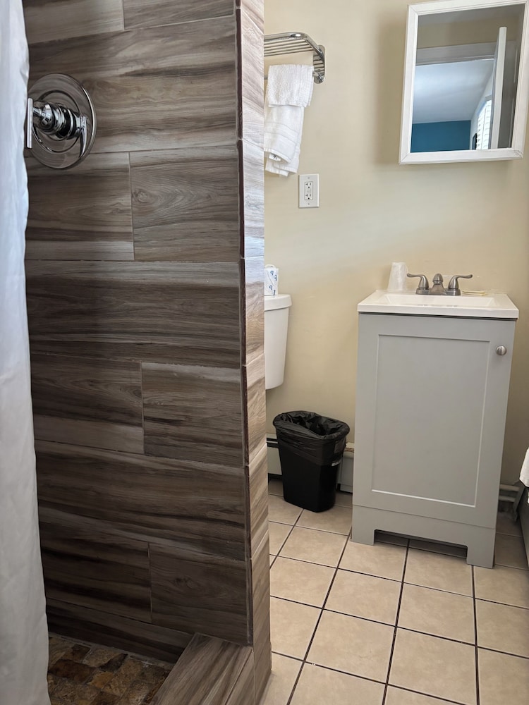 Shore Point Motel - photo 27