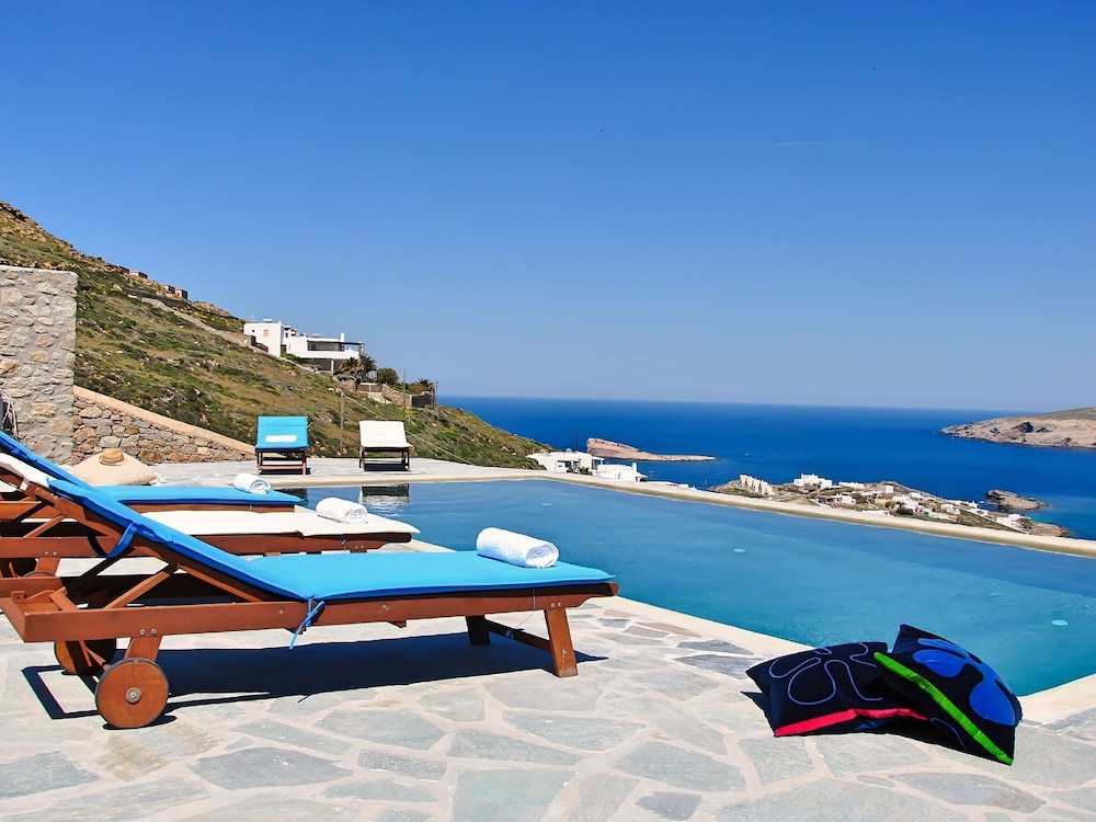 Gorgeous Villa in Mykonos with Private Pool — 4-Star Luxury Hotel in Mykonos, Greece