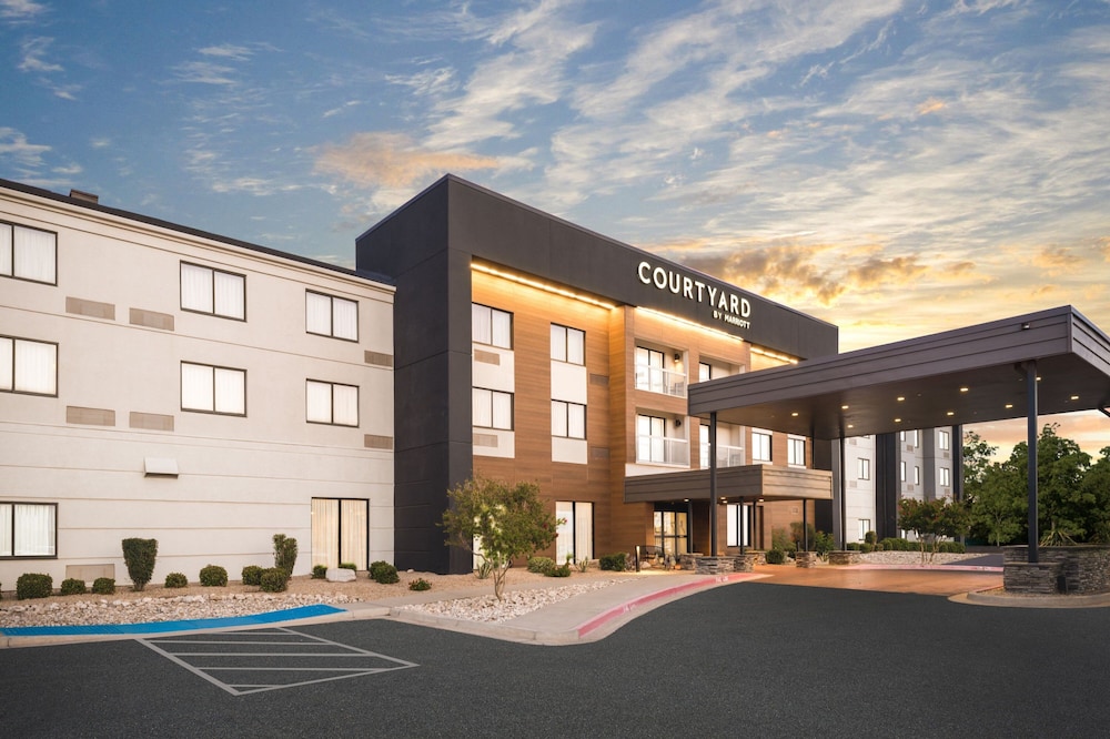 Courtyard by Marriott El Paso Airport in El Paso, United States