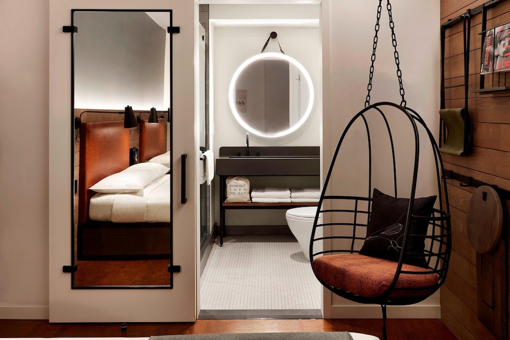 Moxy NYC Downtown - photo 18