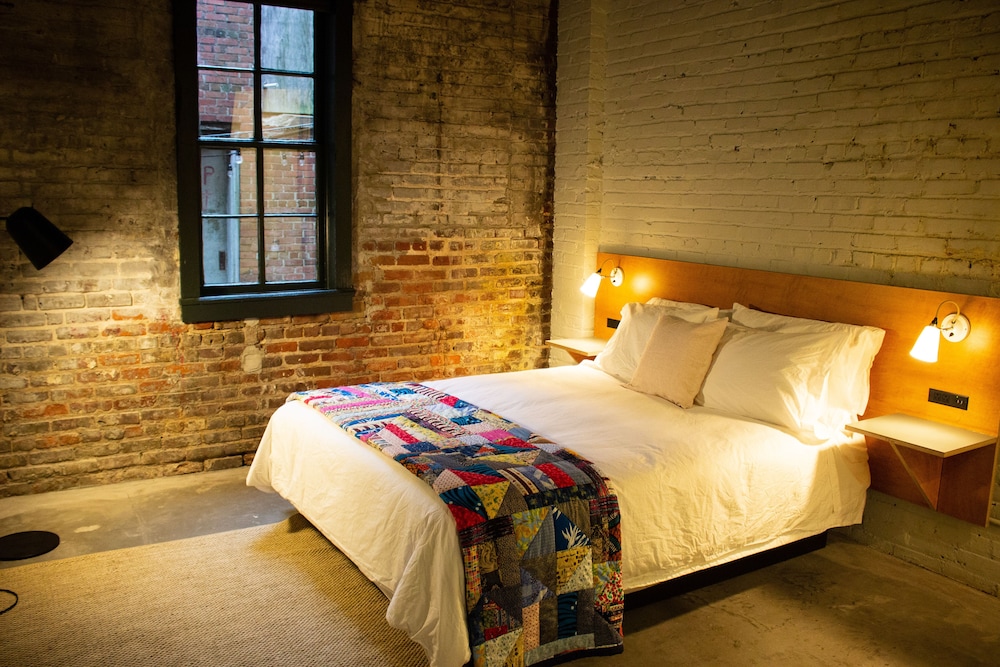 Travelers Hotel - photo 17