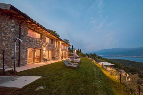 Colago Private Villas Lake Garda — 4-Star Luxury Hotel in Toscolano Maderno, Italy