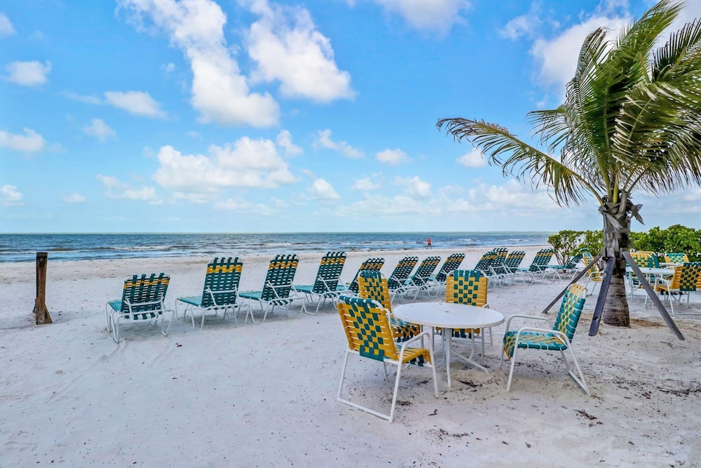 Bahama Beach Club - photo 9