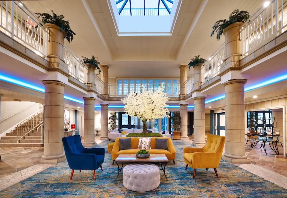 Atrium Hotel at Orange County Airport - photo 2