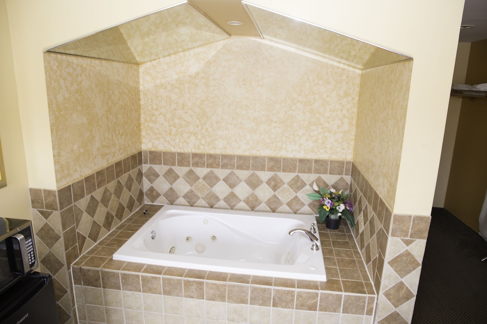 Capri inn and Suites - photo 24