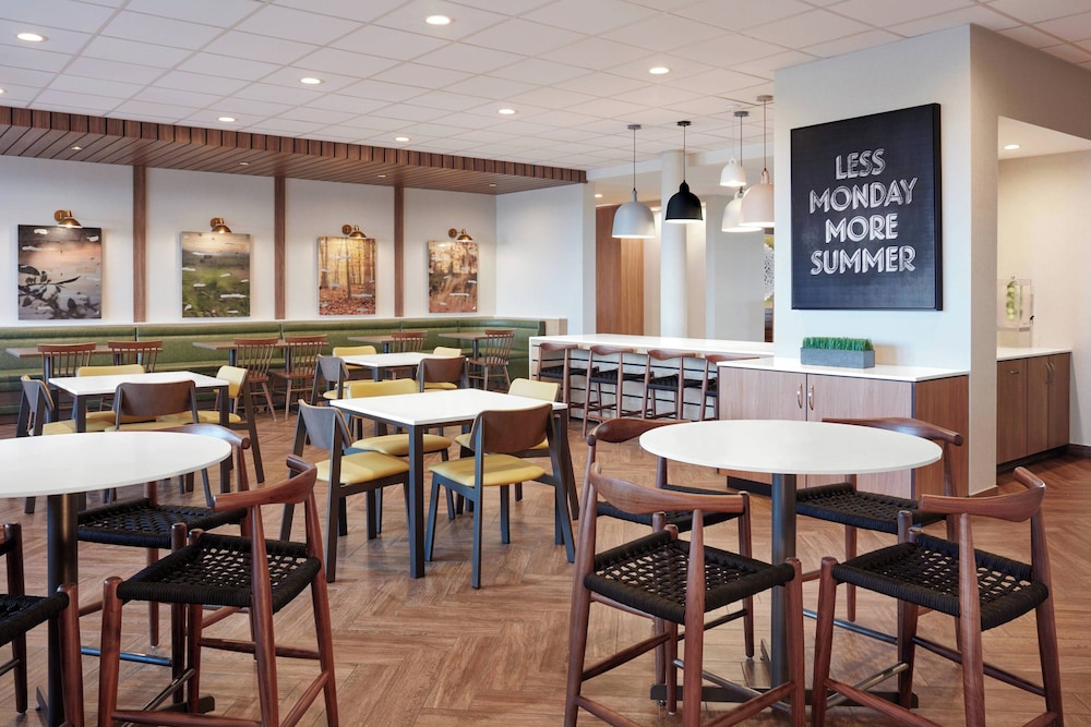 Fairfield by Marriott Inn & Suites Omaha at MH Landing - photo 117