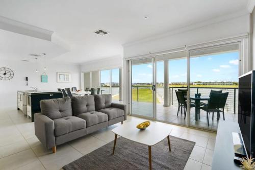 Hindmarsh Island Linen Included Waterfront Luxury — hotel in Hindmarsh Island