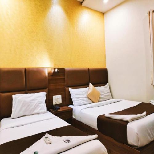Avion Palace Near Bombay Exhibition Centre