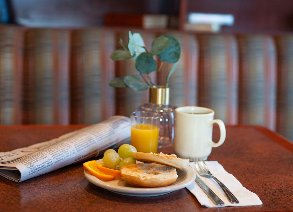 Oxford Suites Pendleton - photo 13