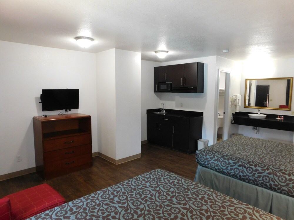 Days Inn By Wyndham Oklahoma City Nw Expressway - photo 22